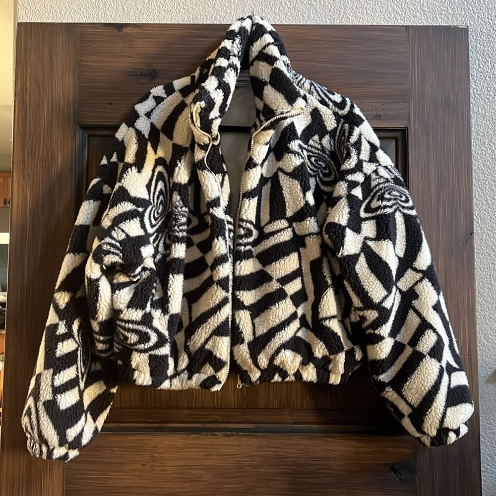 Urban Outfitters Olivia Print Sherpa Jacket - Picture 5 of 10